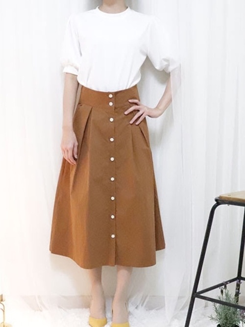 アメノチハレのTシャツとロングスカートを使ったコーディネート