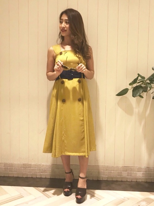 REDYAZELのトレンチ風ワンピースを使ったコーディネート