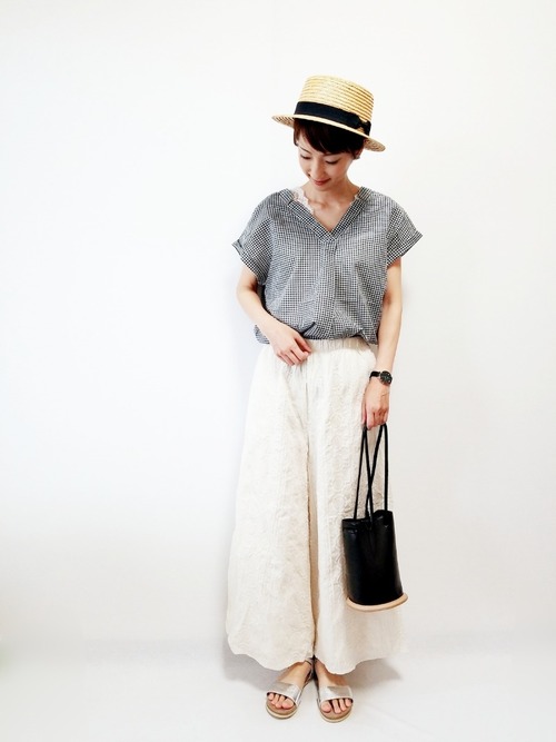 riiのサンダル、ワイドパンツを使ったコーディネート