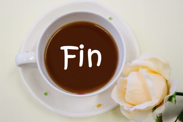 コーヒーと「fin」の文字