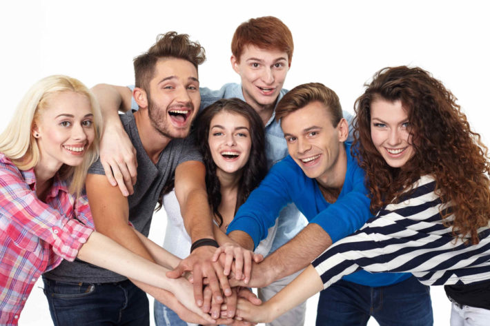 20代の外国人男女