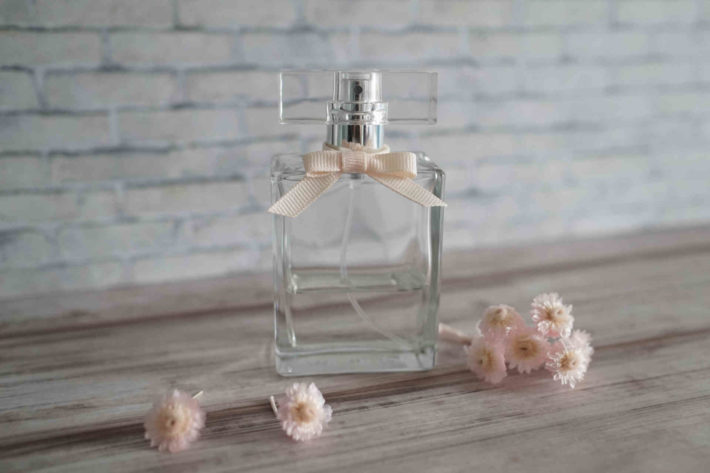 空になった香水のボトル