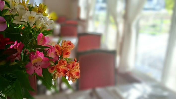 レストランのような場所のパーティー