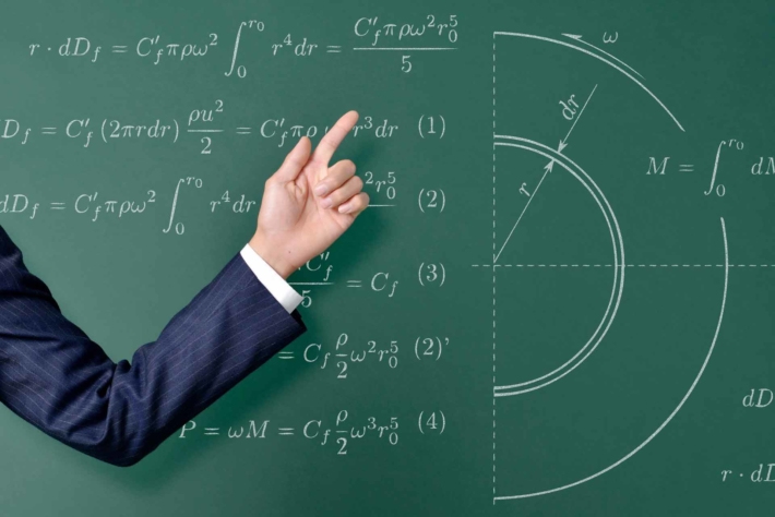 黒板に書かれた方程式